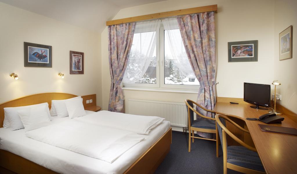 Kern Guest house
